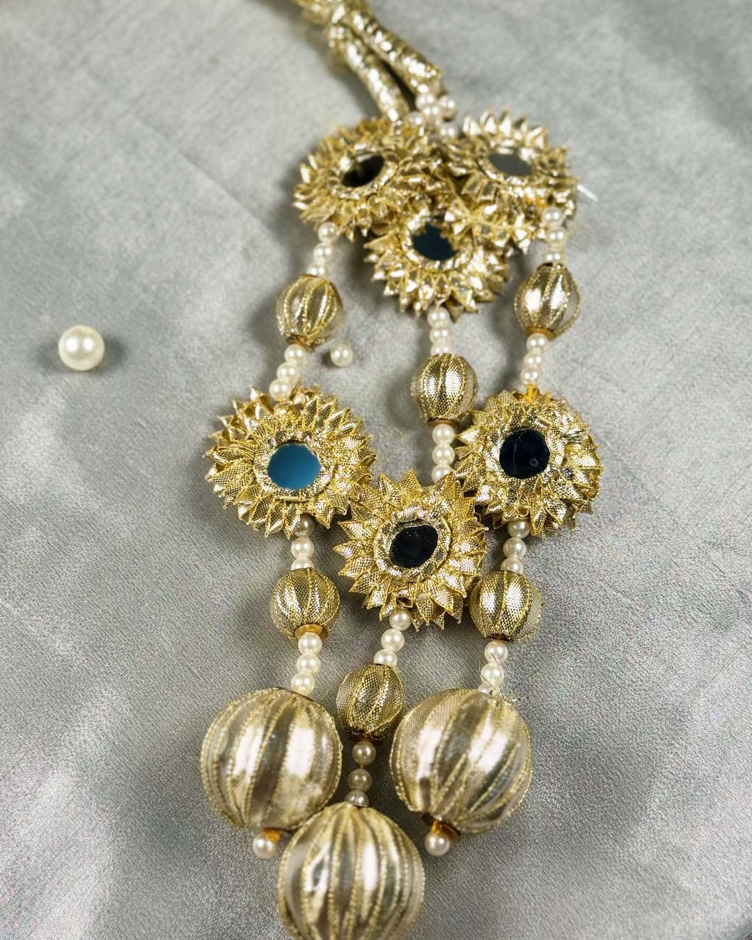 Trending Mirror Paranda