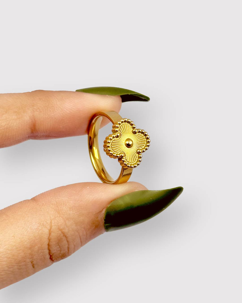 Clover Ring