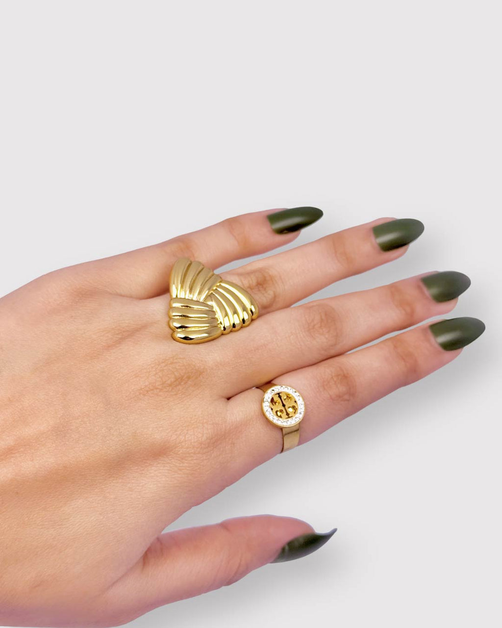 Adjustable textured Triangle Ring